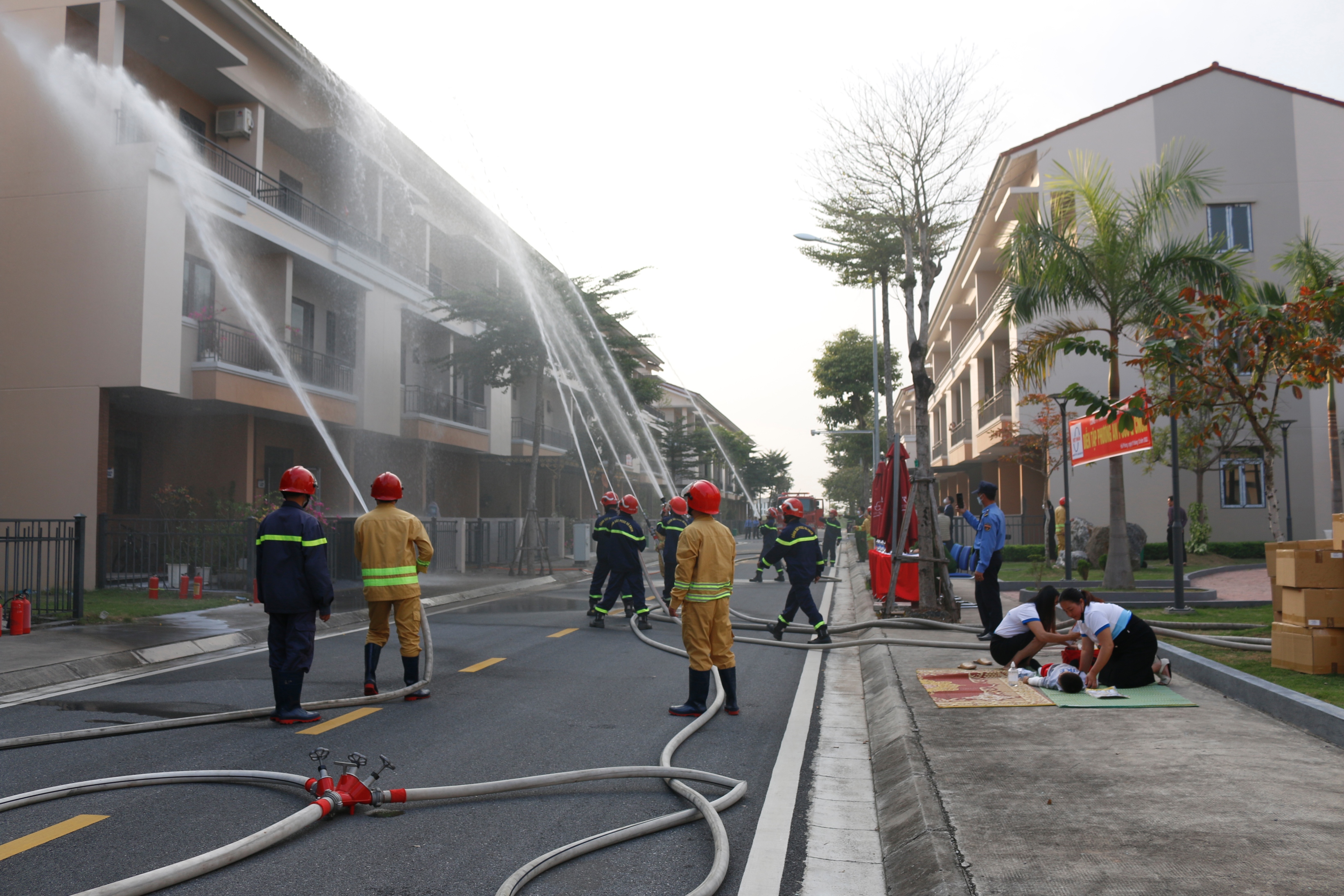 Thực tập phương án chữa cháy và cứu nạn cứu hộ Khu nhà ở Việt Nhân số 1 Khu đô thị công nghiệp và dịch vụ VSIP